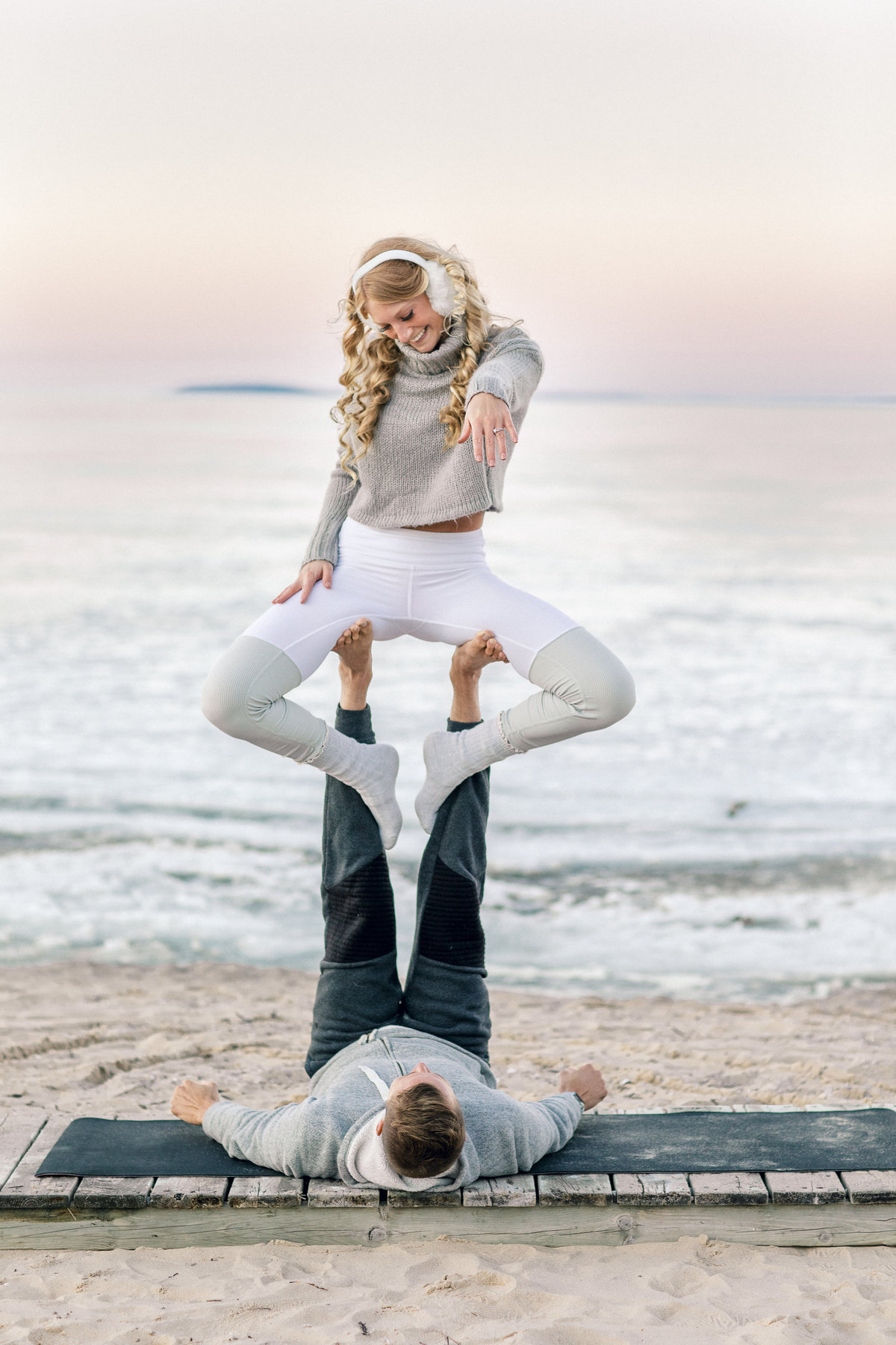 ashley-bassett-photography-winter-yoga
