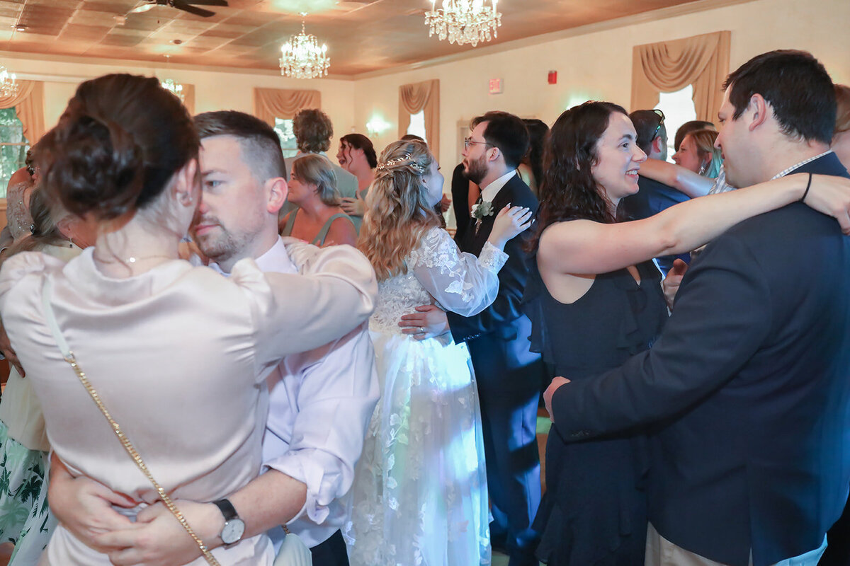 Detroit-Michigan-Wedding-Photographer-Amber-and-Patrick-31