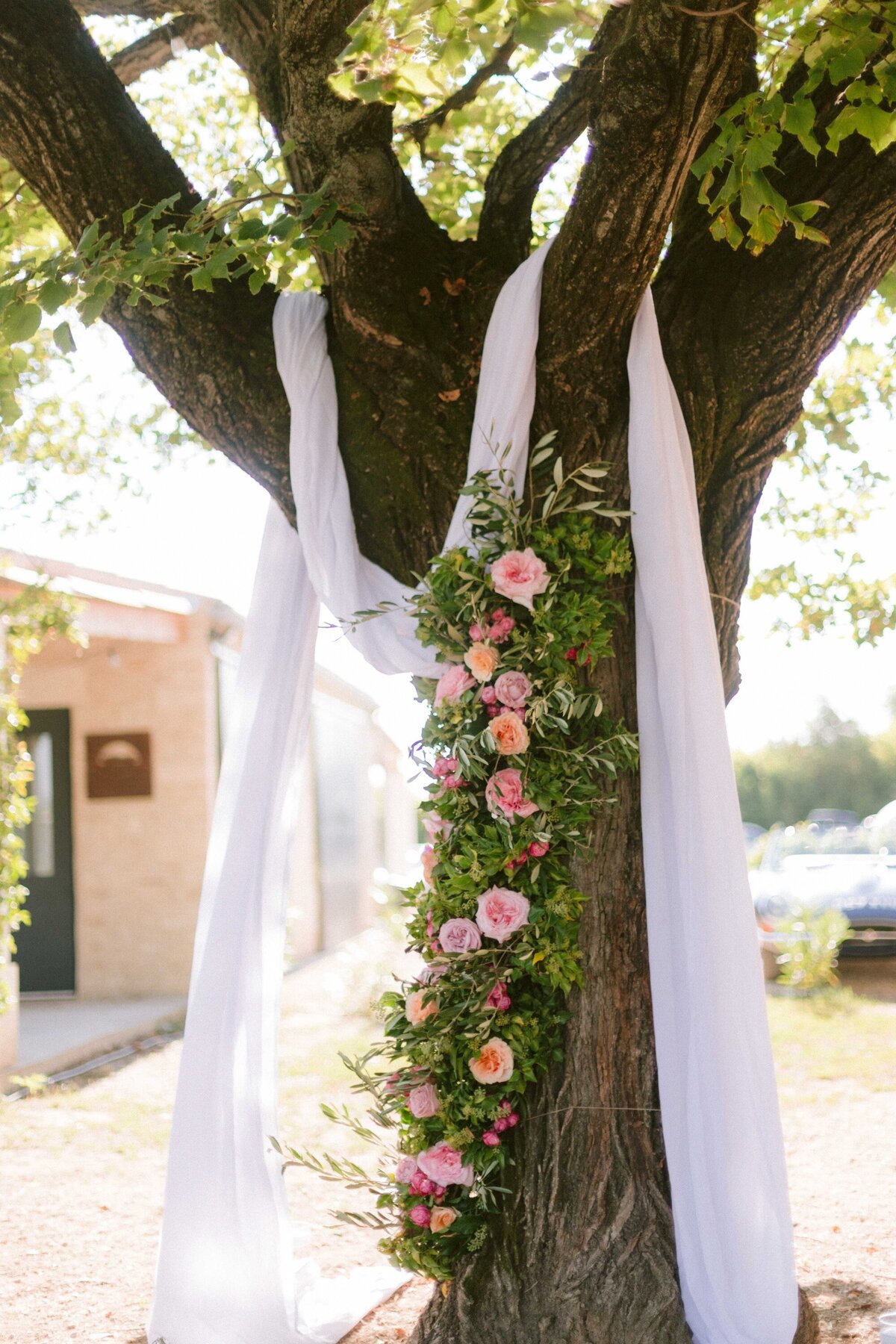 07_Provence_Luxury_Floral_Designer_Grace_And_Flowers-34_Discover a refined and elegant wedding in France created by Provence Luxury Floral and Event Designer Grace and Flowers