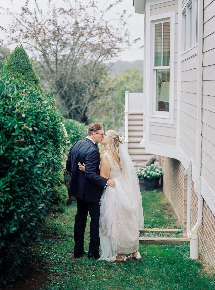 Leah_Ethan_Annapolis_Maryland_Fine_Art_Intimate_Waterfront_Wedding_Megan_Harris_Photography_-99