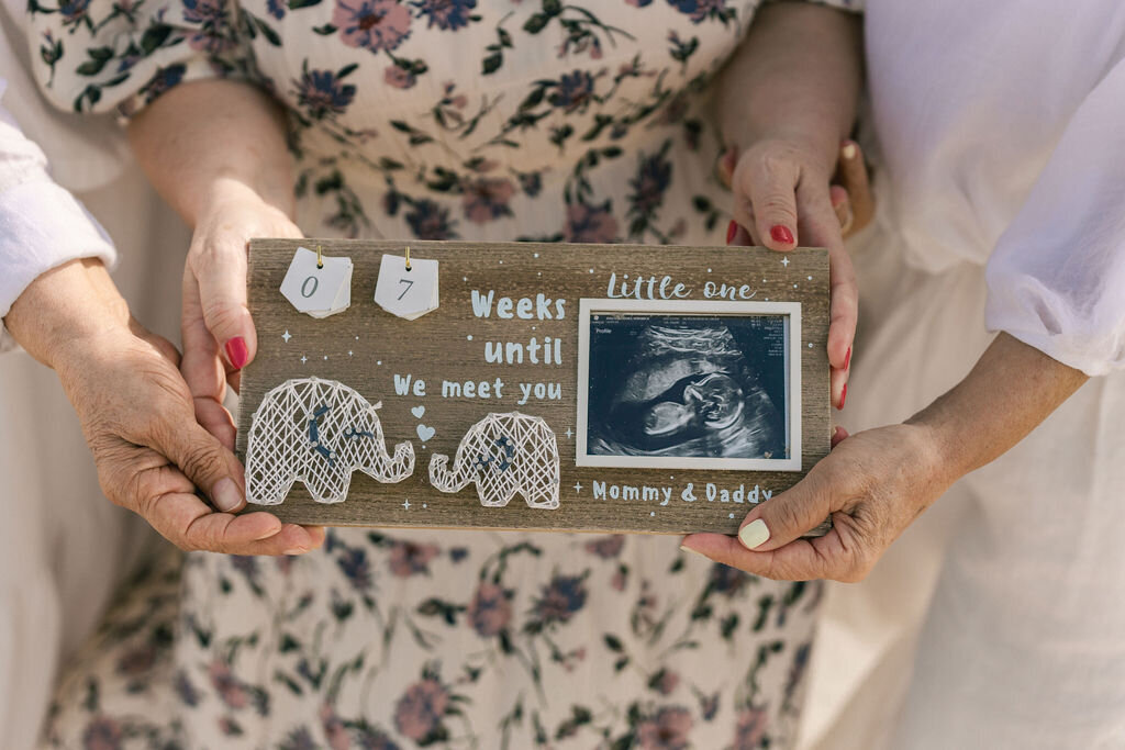 miami-maternity-countdown-sign-ultrasound-photo