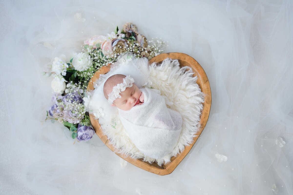 Edmonton Fine Art Newborn Photographer by Lily Laidlaw Photography-03