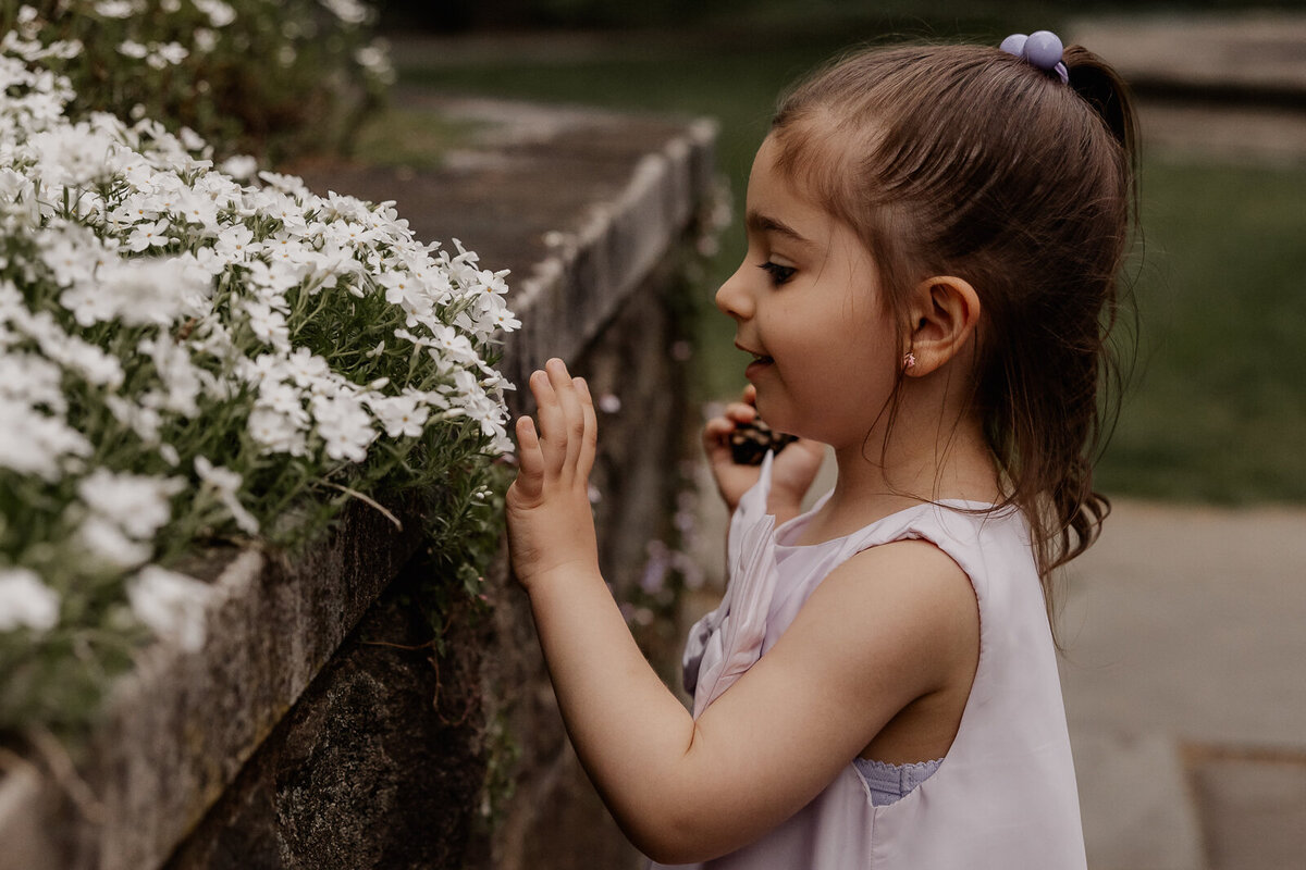 family photoshoot at ringwood botanical gardens nj