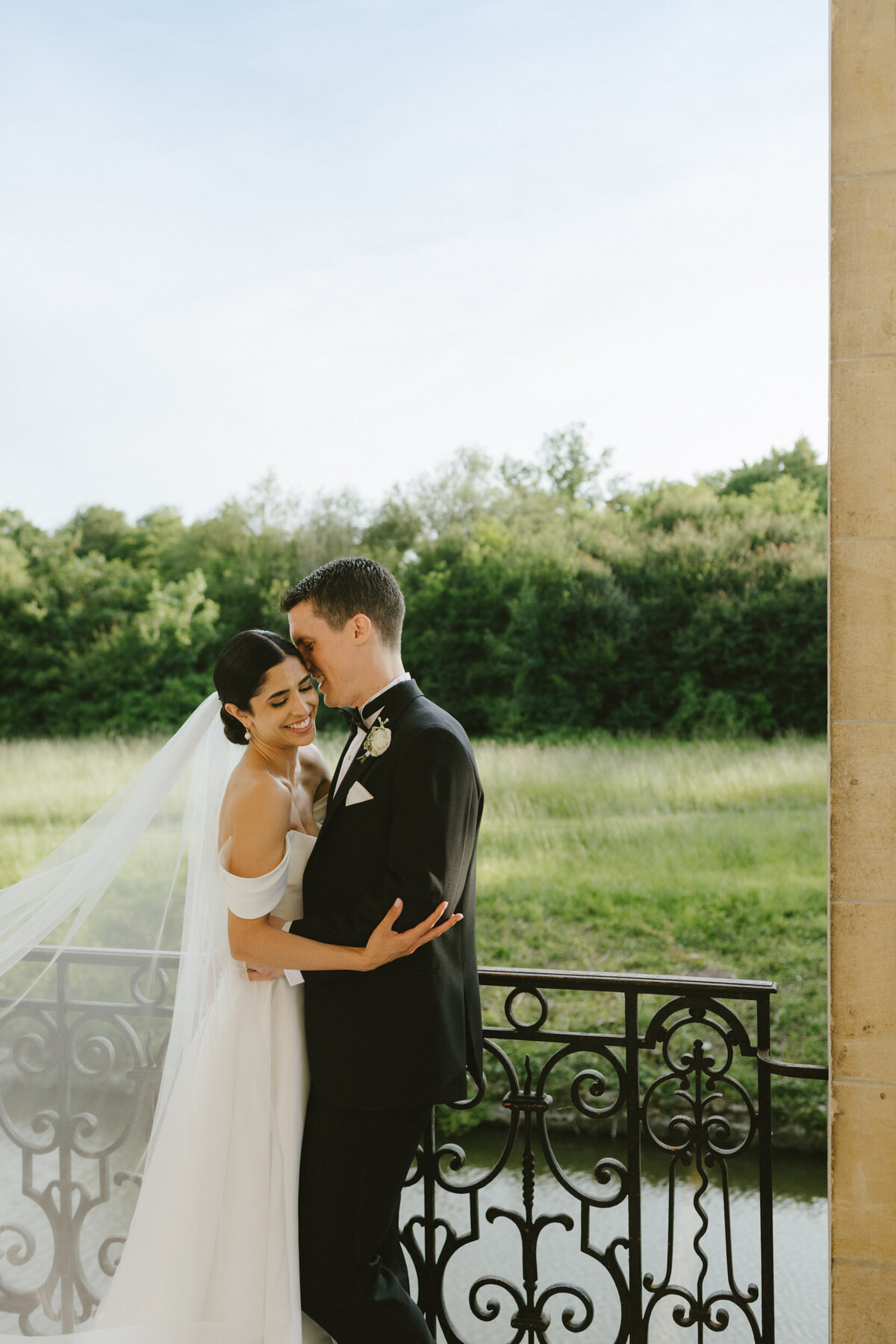 Romantic French Chateau Wedding in Paris - Stacey Vandas Photography 71