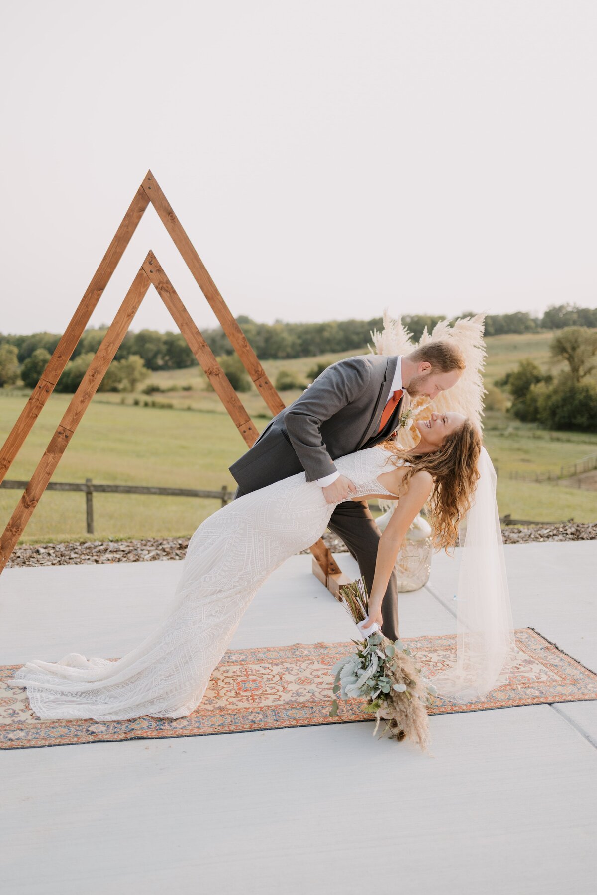 Bride and groom get married at vineyard in Tennessee