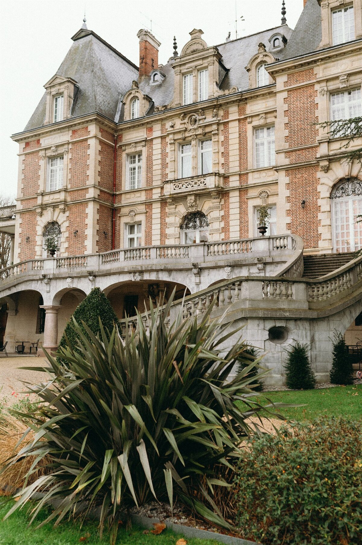 chateau-bouffemont-wedding-julia-garcia-prat-french-luxury-wedding-photographer