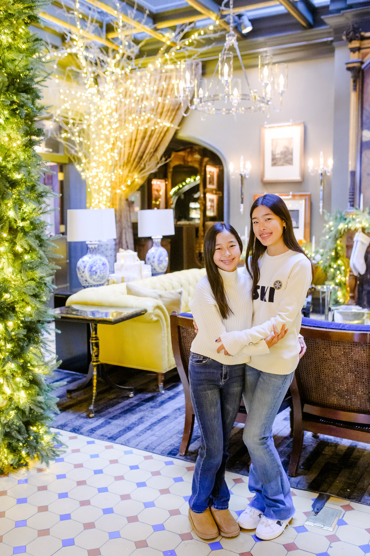 004-Ho_Family_Portraits_Hotel_Jerome_Aspen_Photographer_MaggShots_Photography