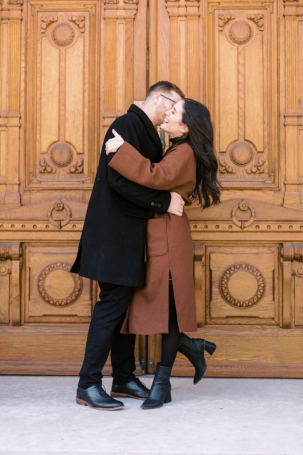 Indianapolis-State-House-Capitol-Building-Engagement-Photos-_0036