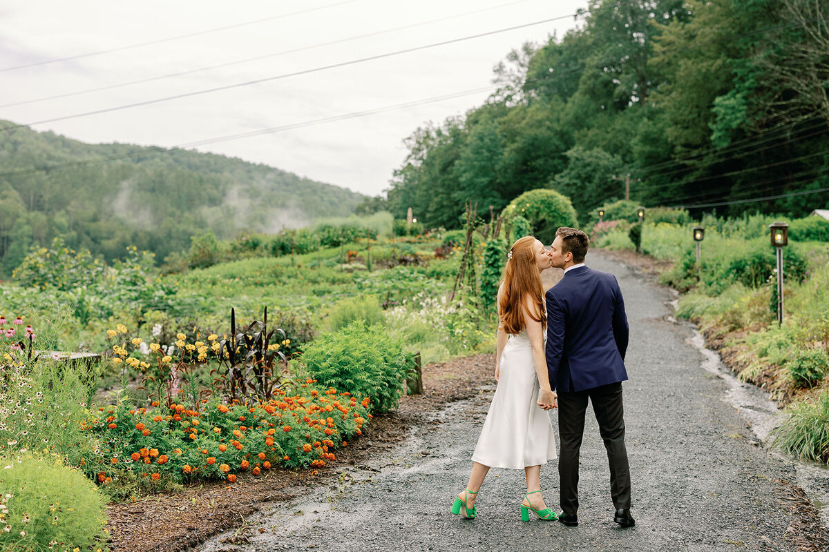 woodstock-inn-kelly-way-garden-wedding-dinner-mary-dougherty158
