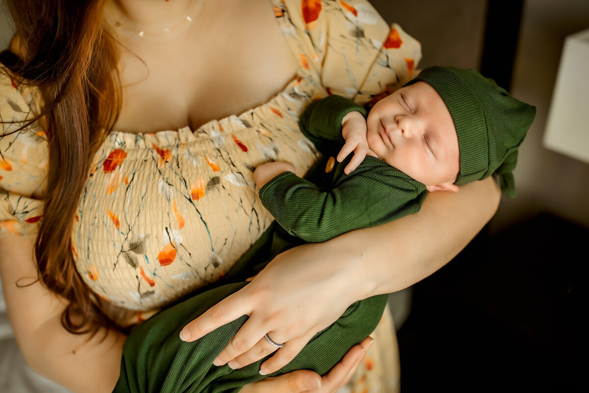 Affordable lifestyle newborn photography session | Burleson, TX newborn Photographer