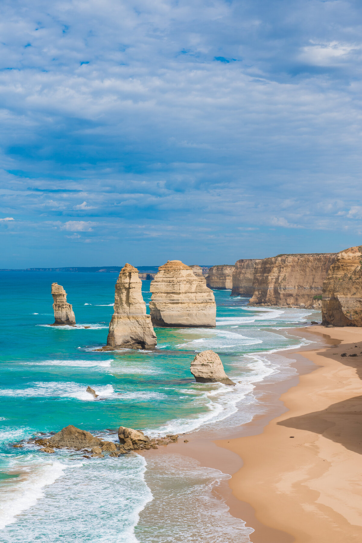 Weindling-World-Travel80462313