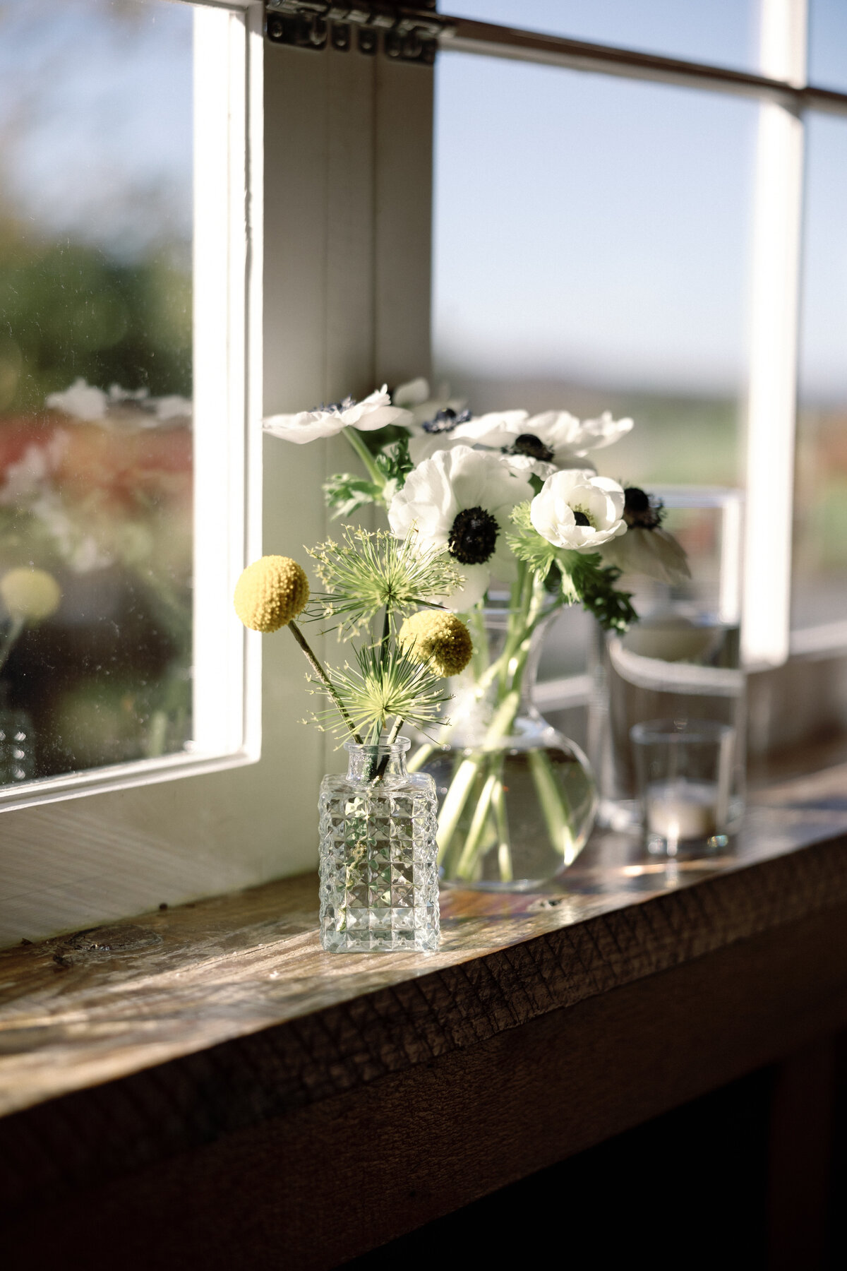 wedding-reception-bud-vase-florals