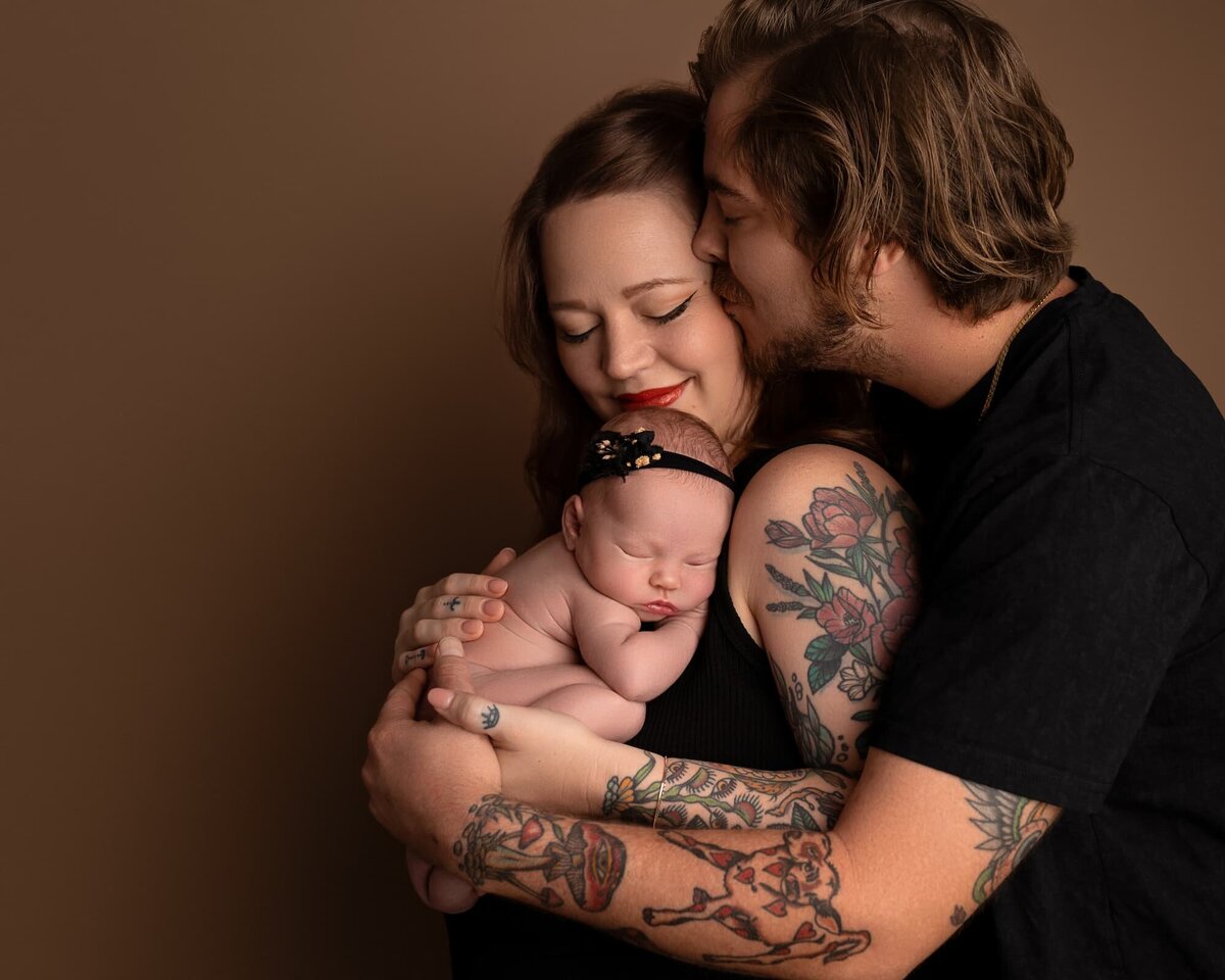 editorial-newborn-family-photo-austin-texas