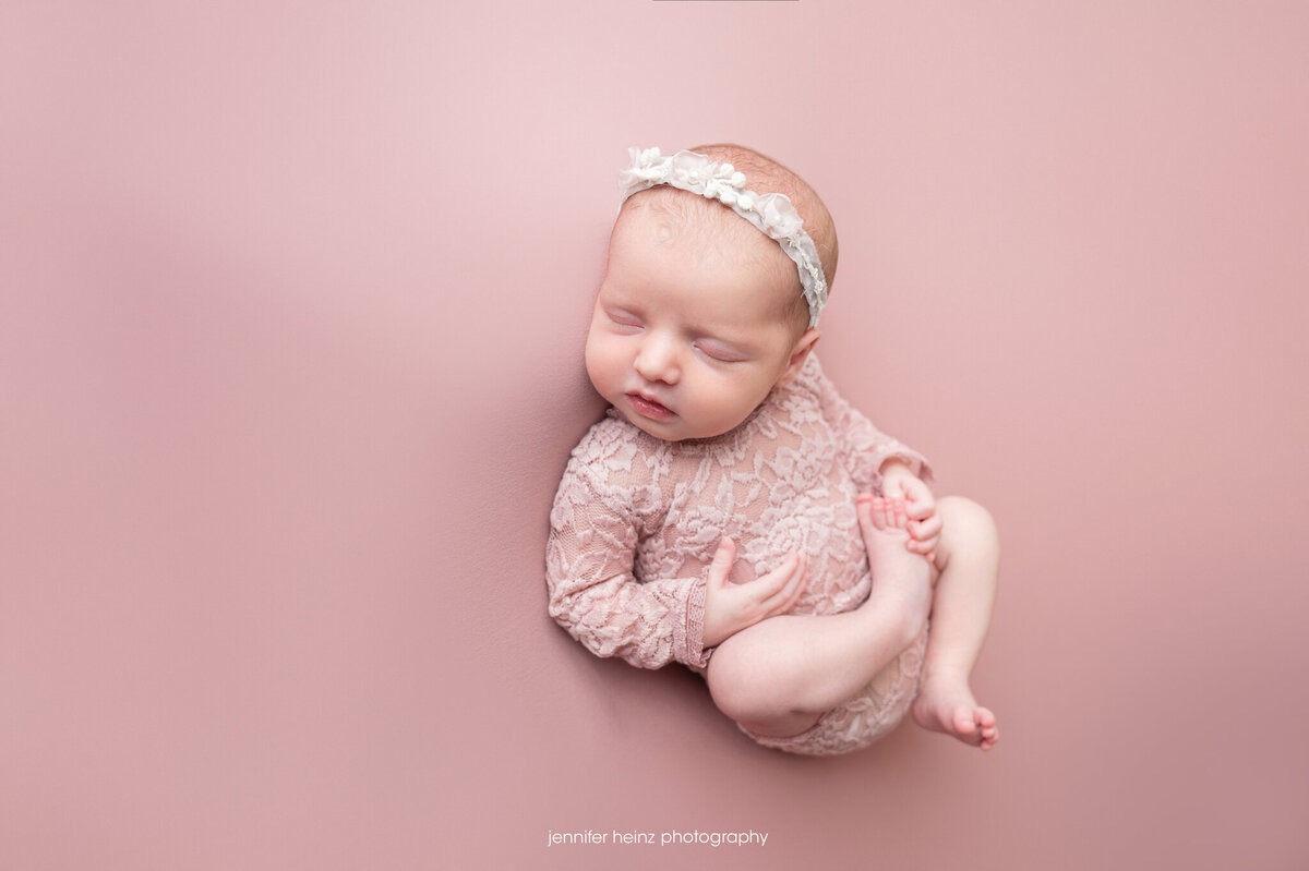 chester-county-newborn-pink