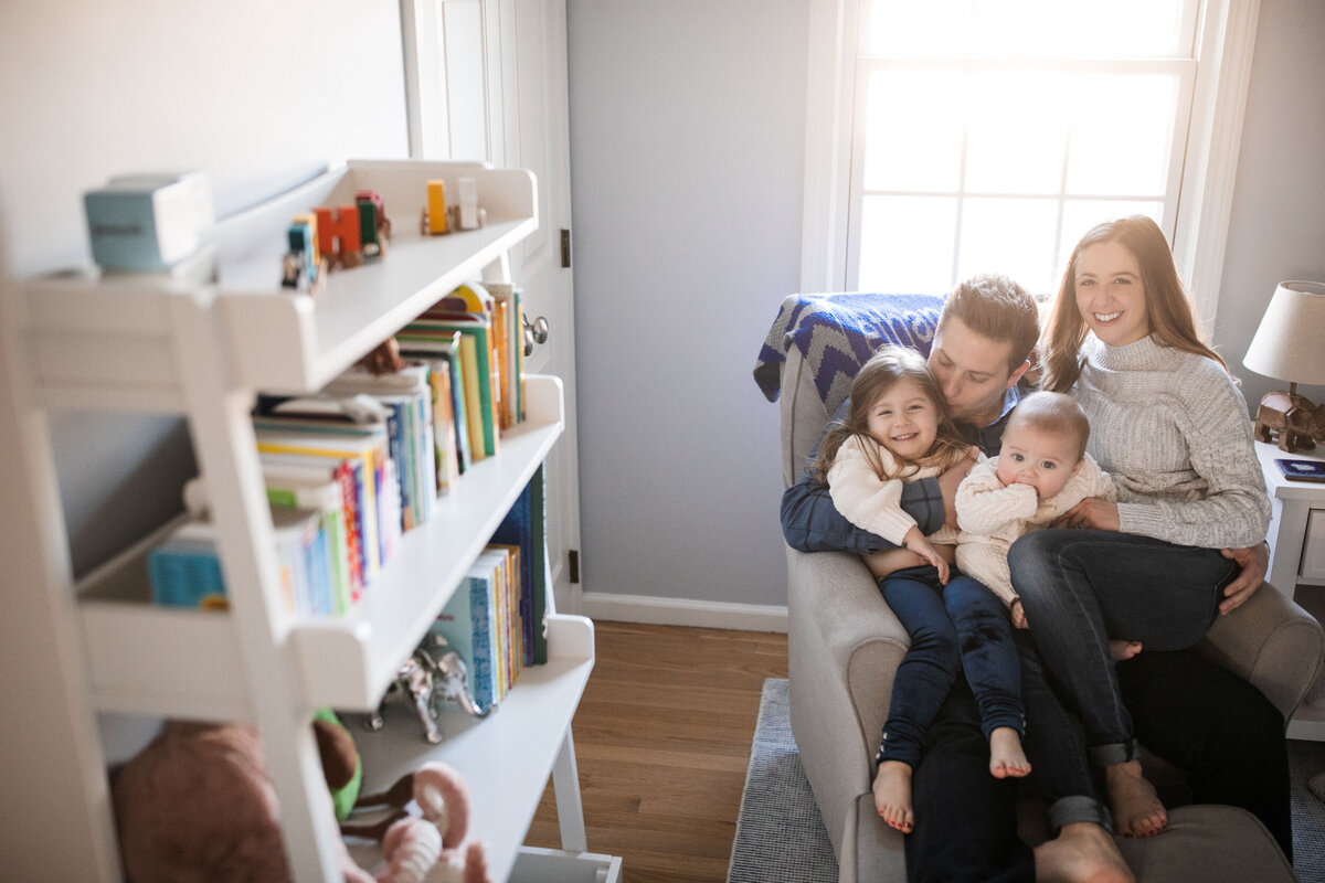 candid-natural-boston-newborn-family-photographer-zev-fisher-013