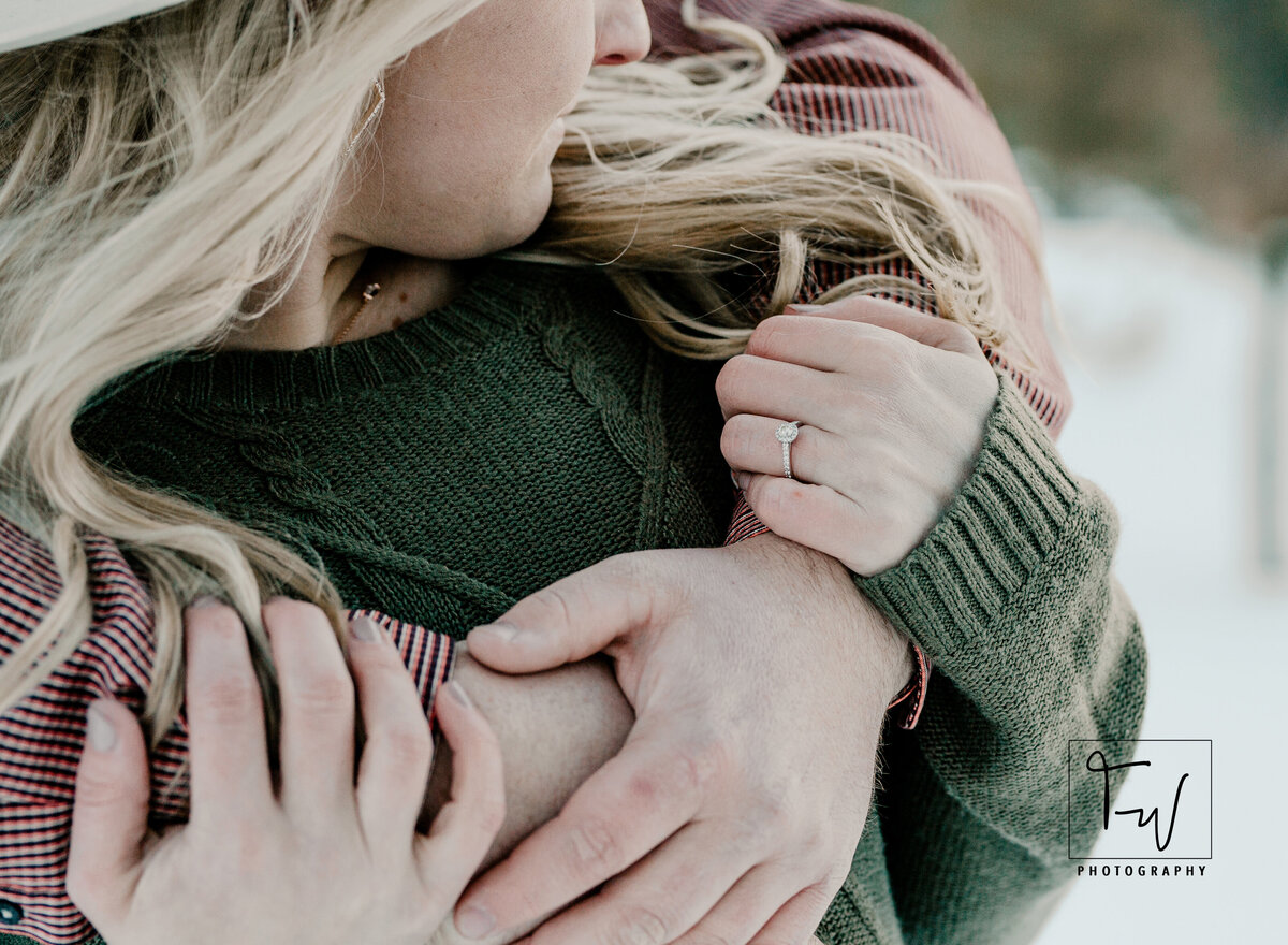 Couples_Photographer Tannni_Wenger_Photography Engaged Engagement_Photographer Here_Comes_The_Bride Wedding_Day Winter_Couples Eastern_Oregon_Photographer