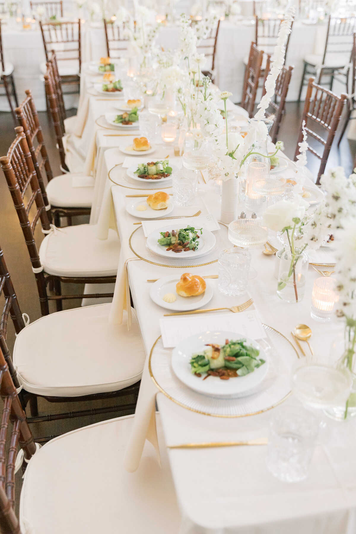 white-tablescape-whitby-castle-wedding