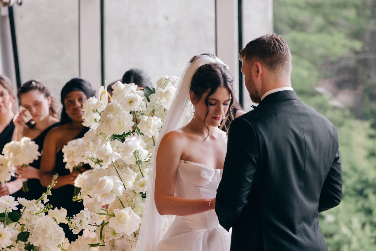 Crystal-Bridges-wedding-2025-0025