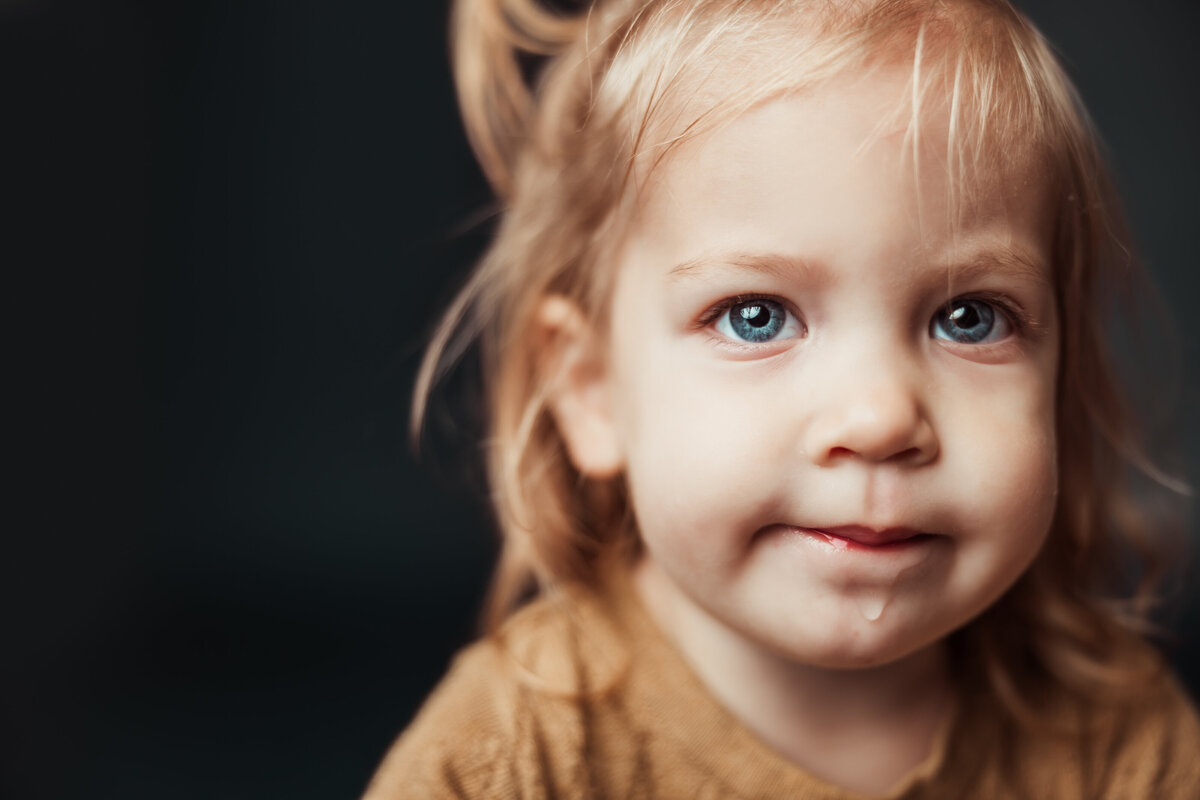 toddler-girl-portrait-smirk