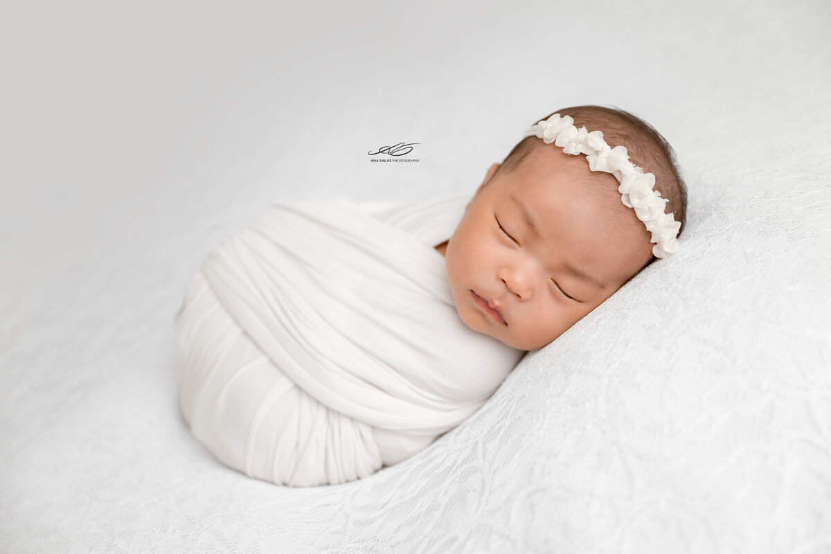Edmonton Newborn Photography all white close up baby setup