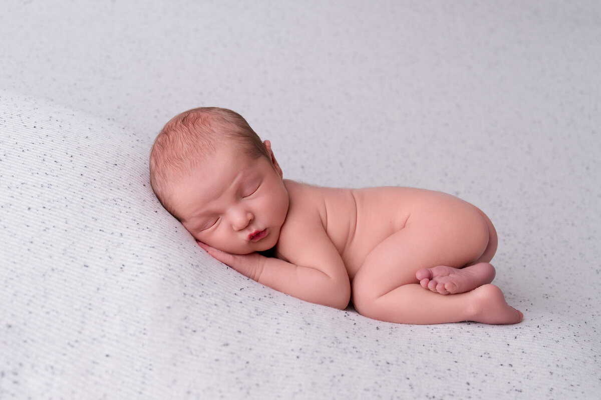 BABY ON NEUTRAL WRAP 