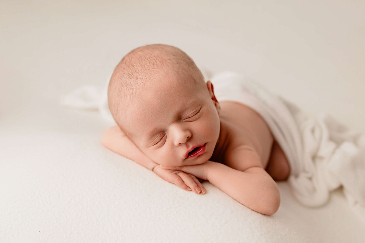 Milwaukee-Newborn-Photographer-2