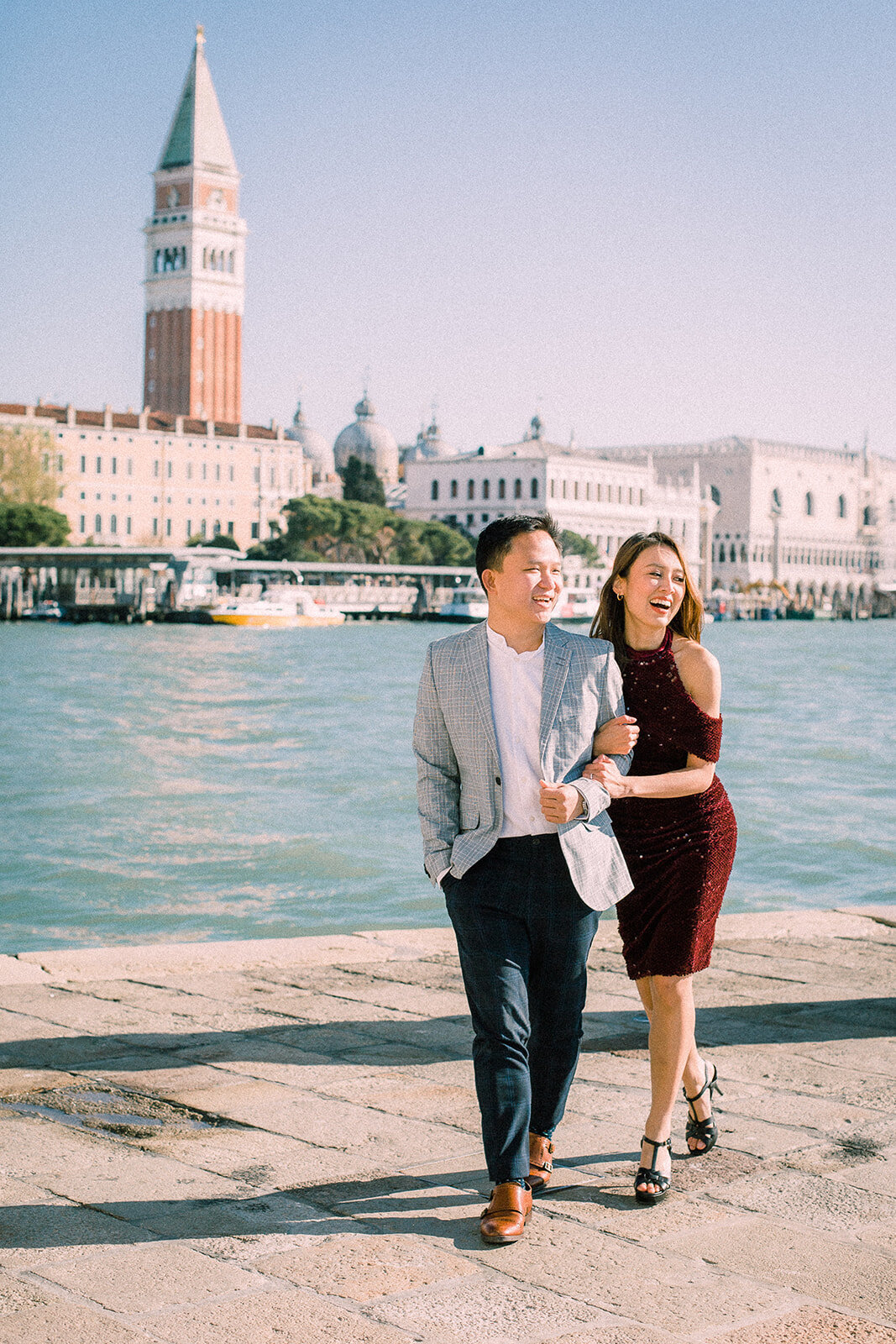 Venice-taxi-boat-luxury-photoshoot-couple-wedding14