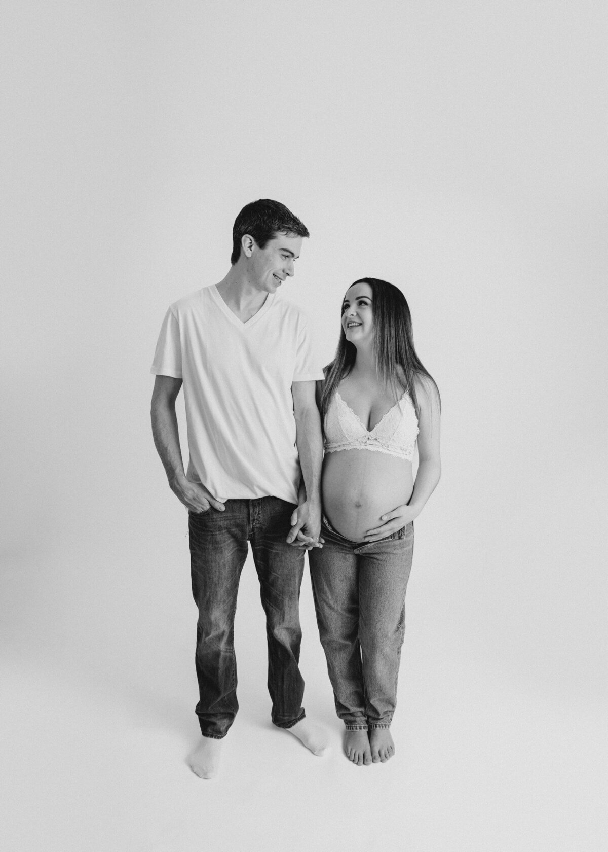 melissa-copeland-maternity-studio-ottawa-grey-loft-studio-2023-8