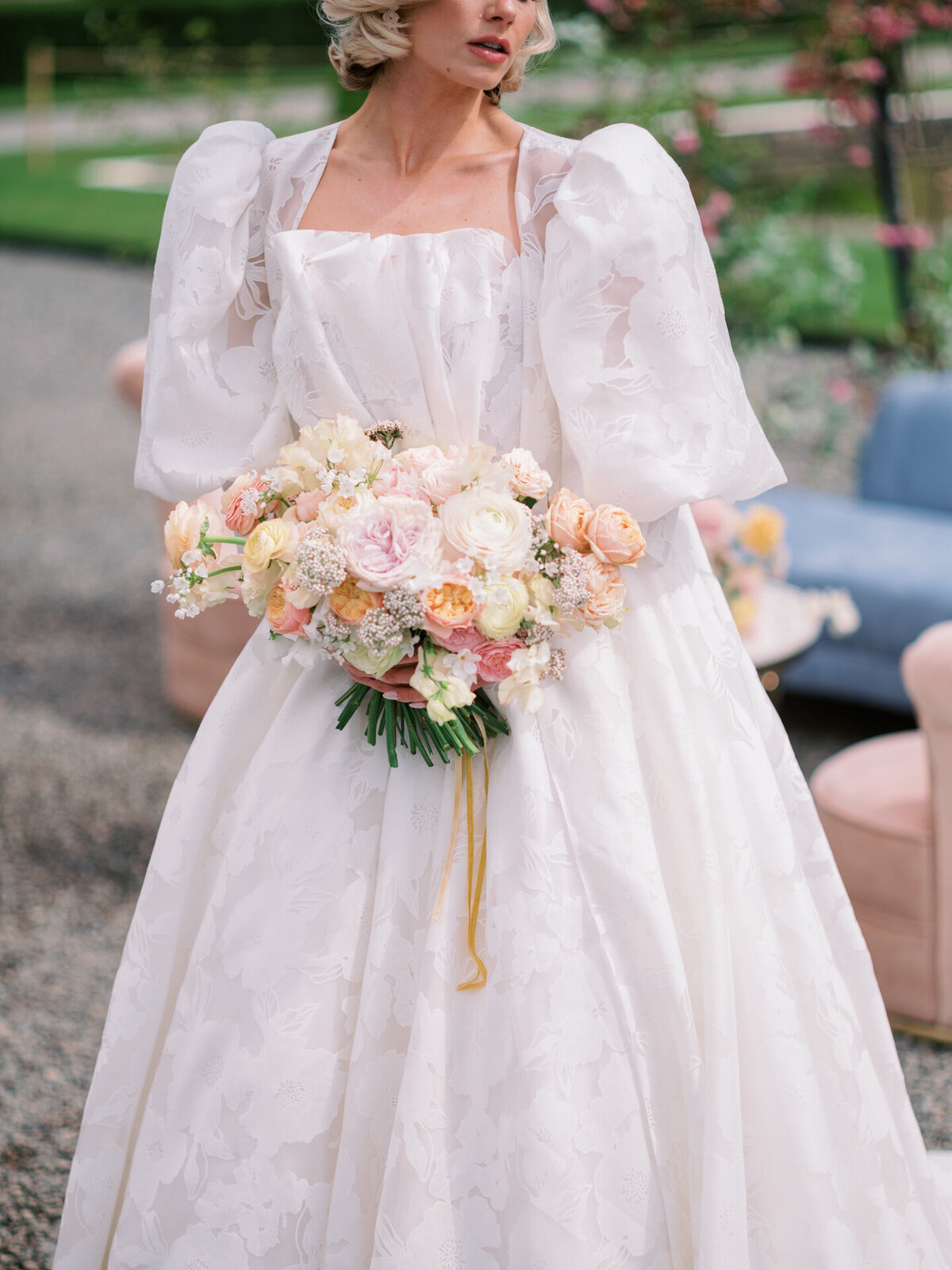flower bouquet in pastel pink