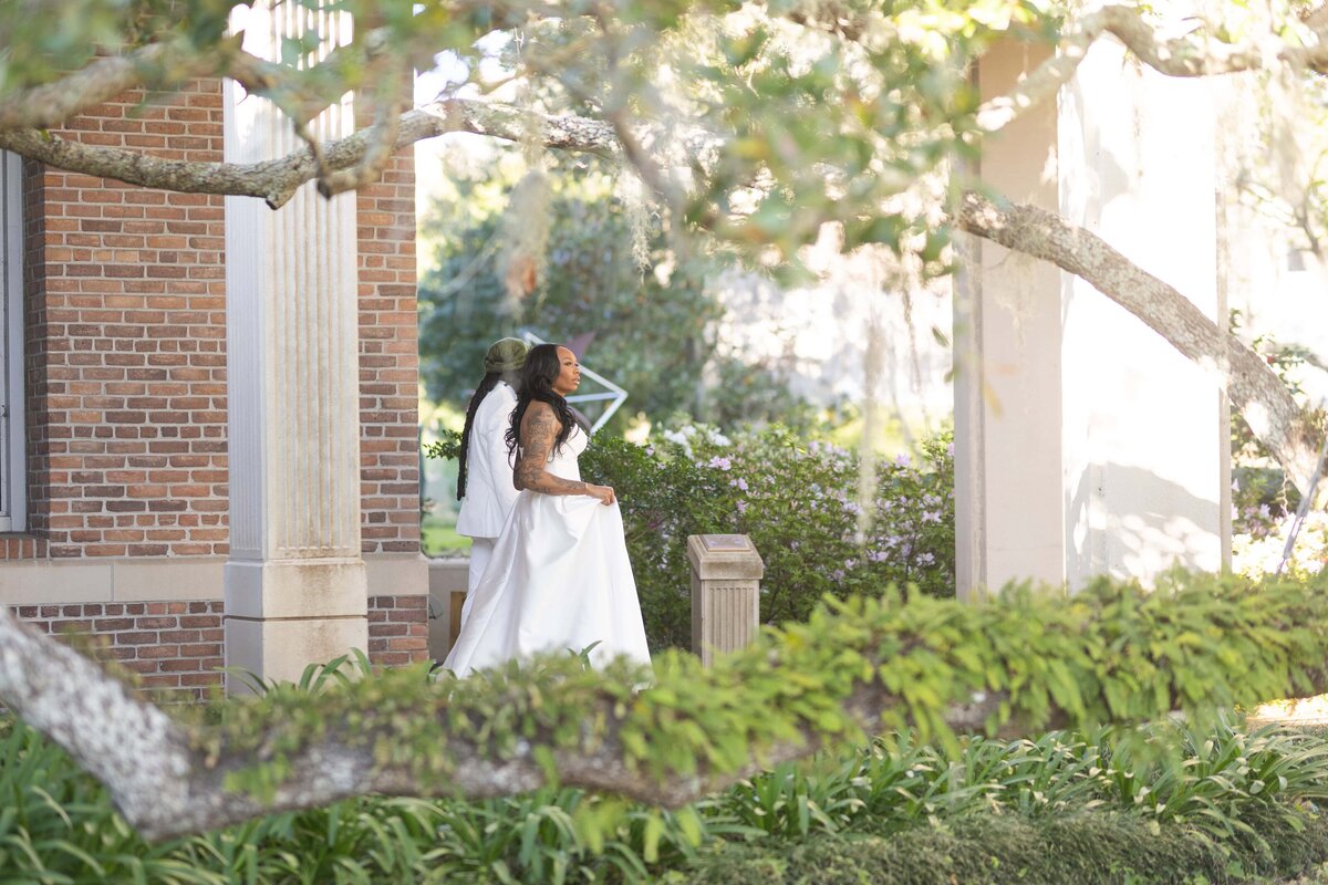 Eloping in Jacksonille, Florida | Cummer Museum elopement photos