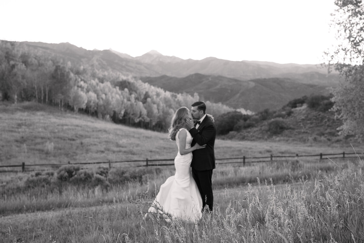 Couple sunset photos at Aspen Colorado wedding