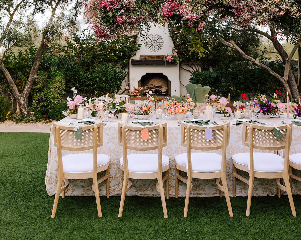 elchorro-himsical-wedding-ratan-chairs-placecards