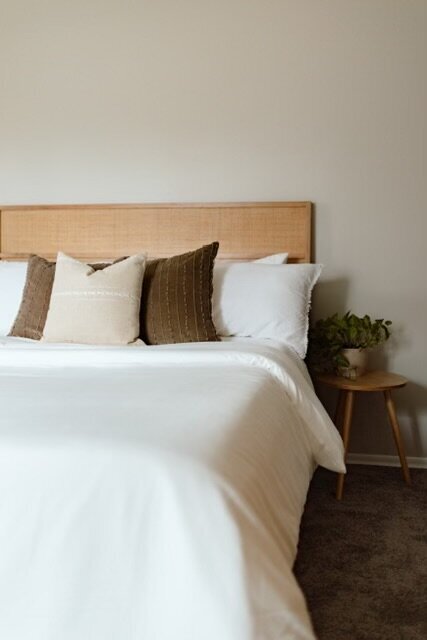 room - bed 