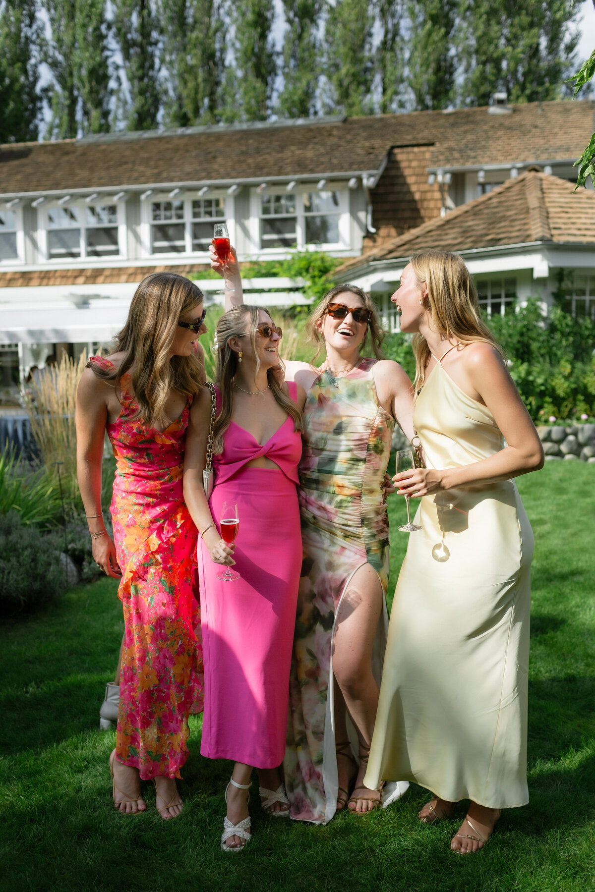 MeghanHemstra-Colourful-Vancouver-Garden-Wedding-7