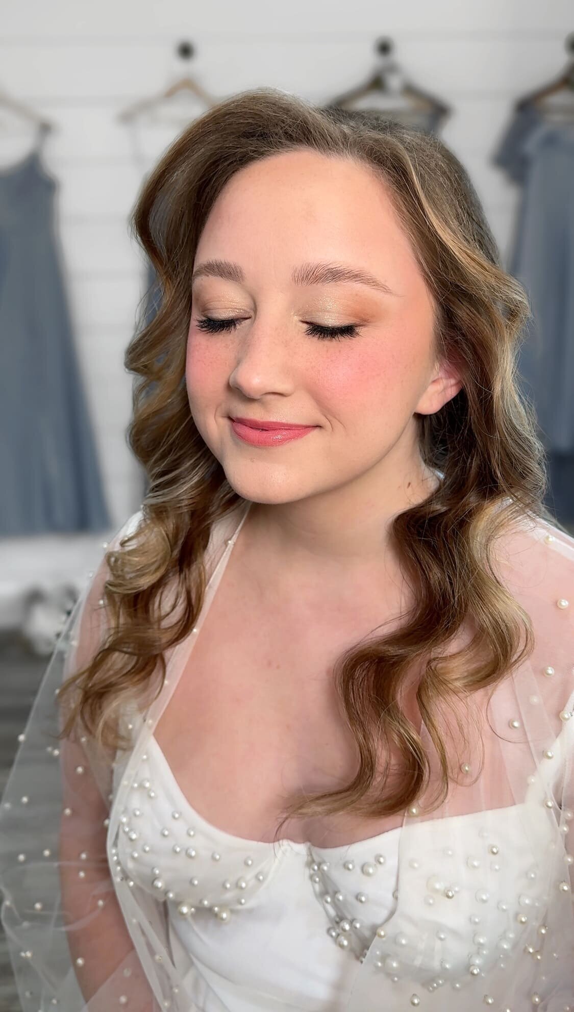 Lilly Bridal Artistry - Wedding-Hair-and-Wedding-Makeup 9