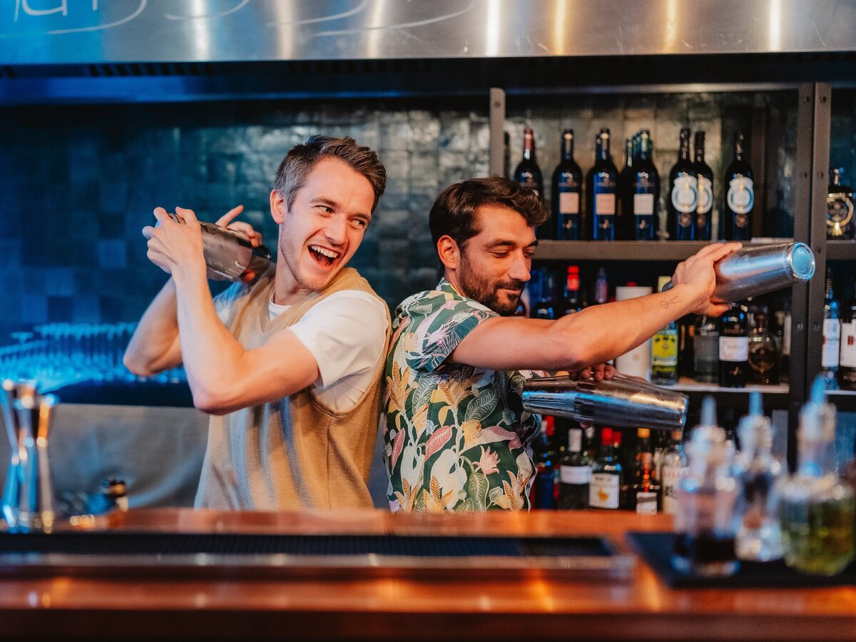 Launch-Bar-Jacobius-93