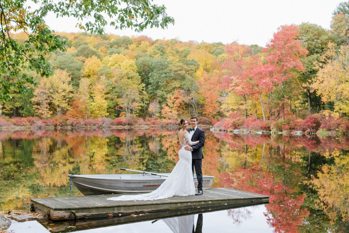 Cedar-Lakes-Estate-fall-wedding-1841