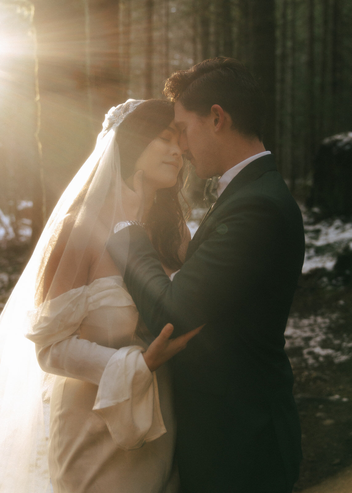 bc-vancouver-island-elopement-photographer-taylor-dawning-photography-forest-winter-boho-vintage-elopement-photos-37