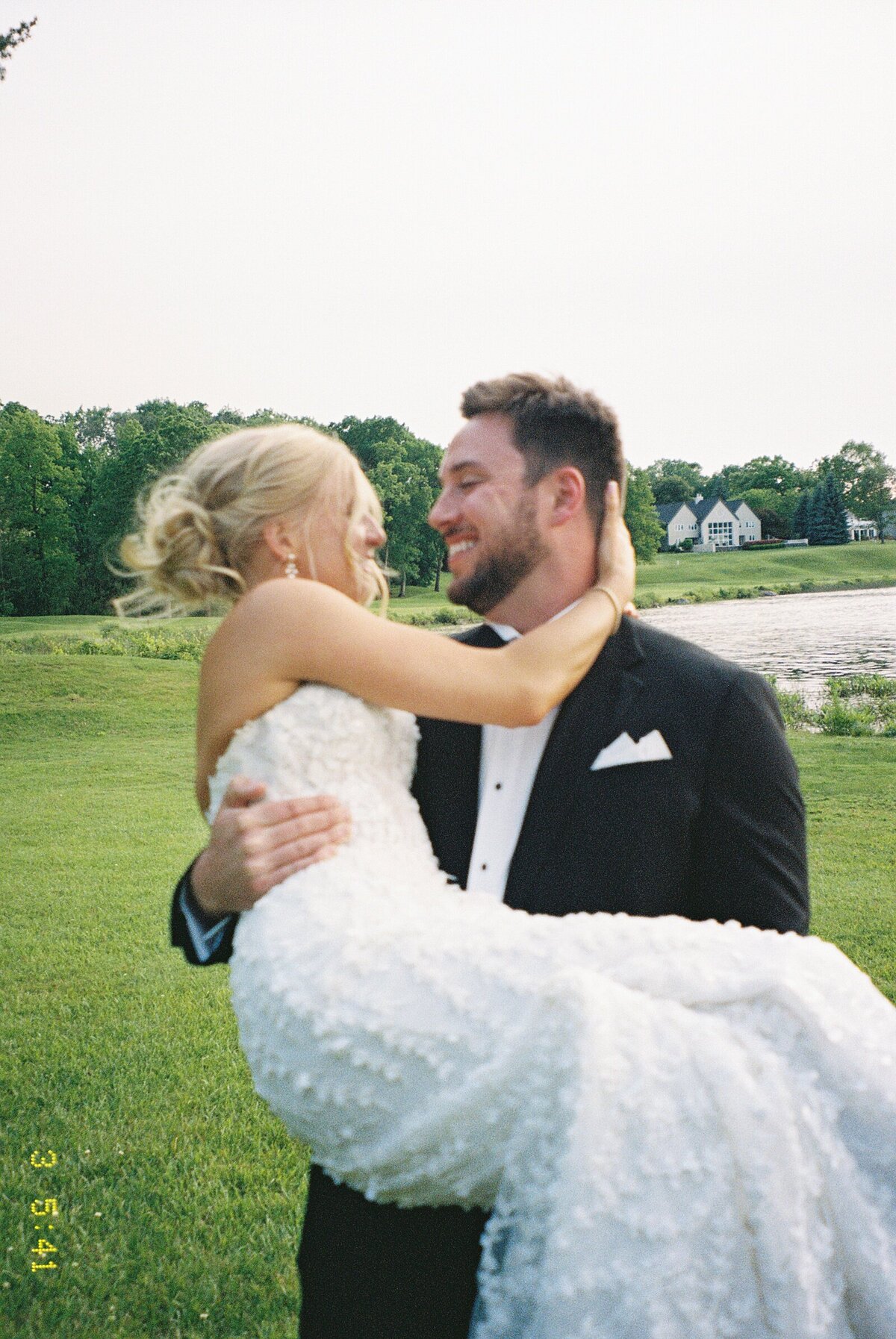 Oak-pointe-country-club-wedding_1307