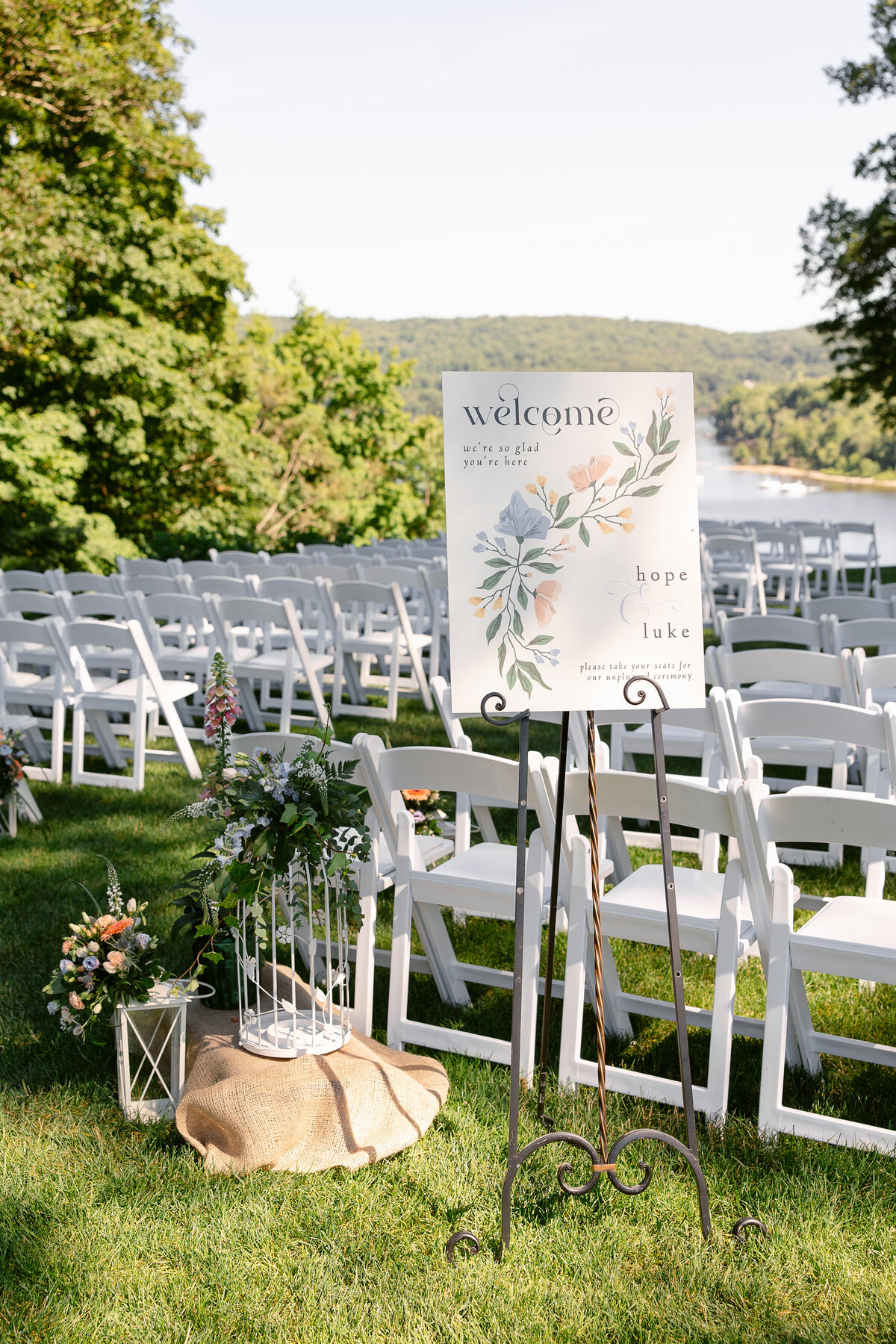 ceremony-flowers-at-saint-clements-castle-connecticut-wedding-flowers