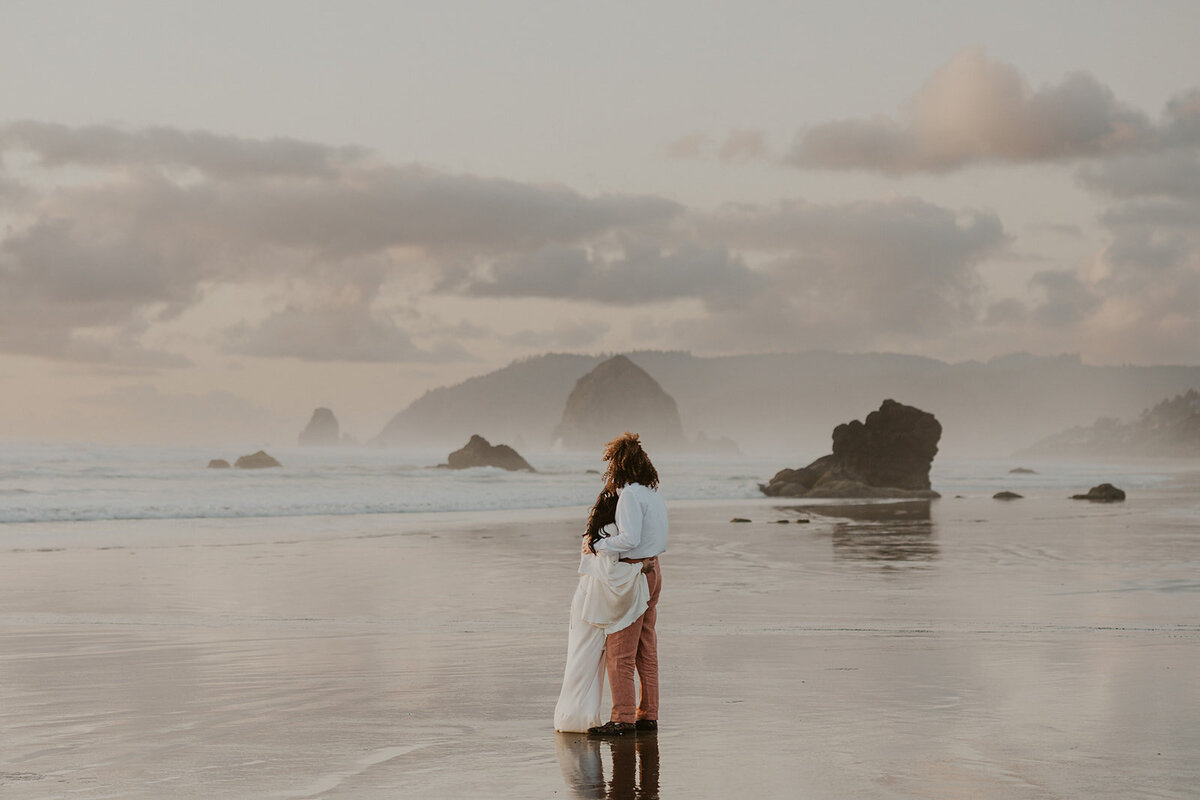 cannon-beach-oregon-elopement-photographer-venturing-vows-56