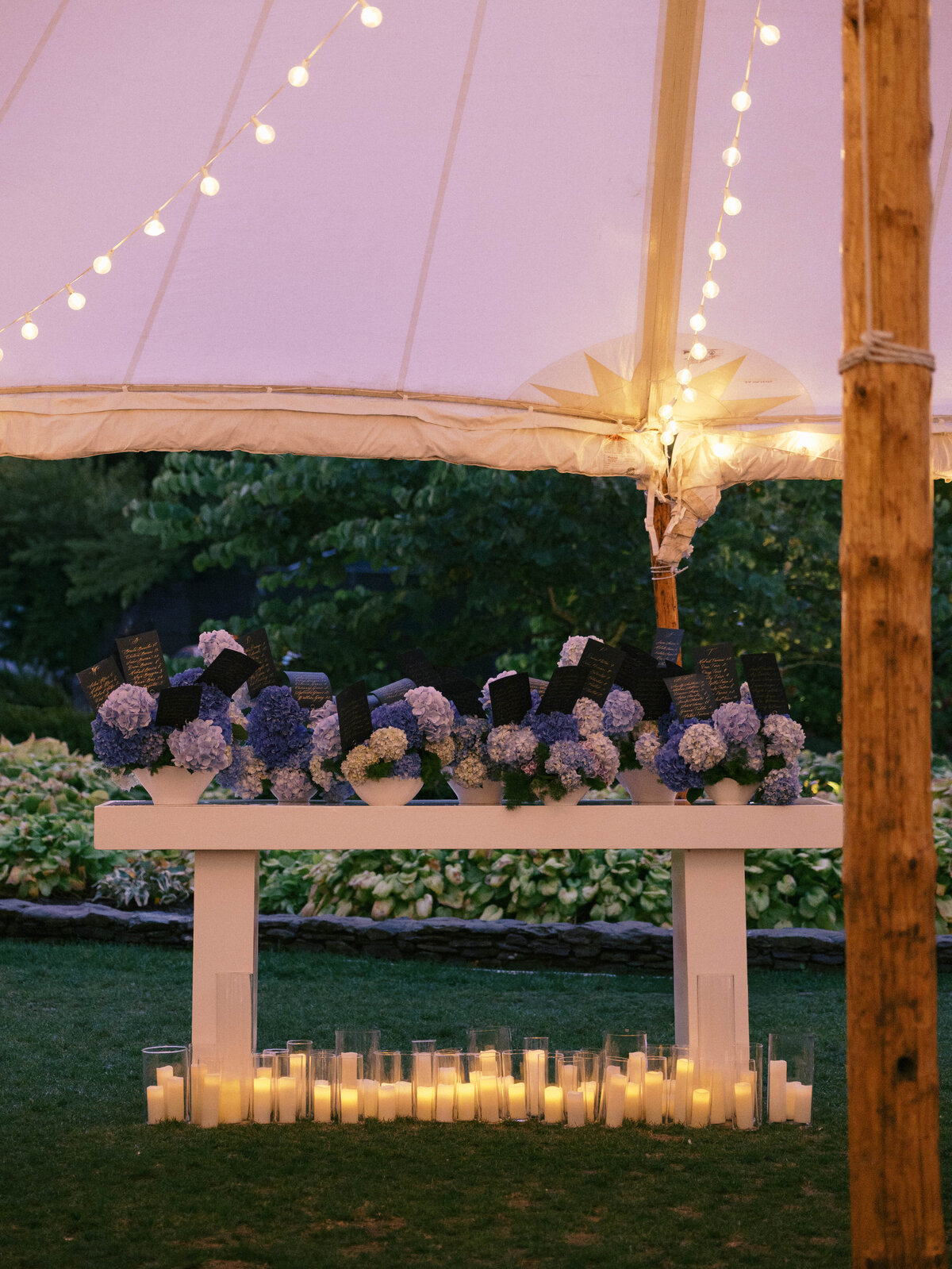 summer-wedding-escort-cards-at-castle-hill-inn-ri