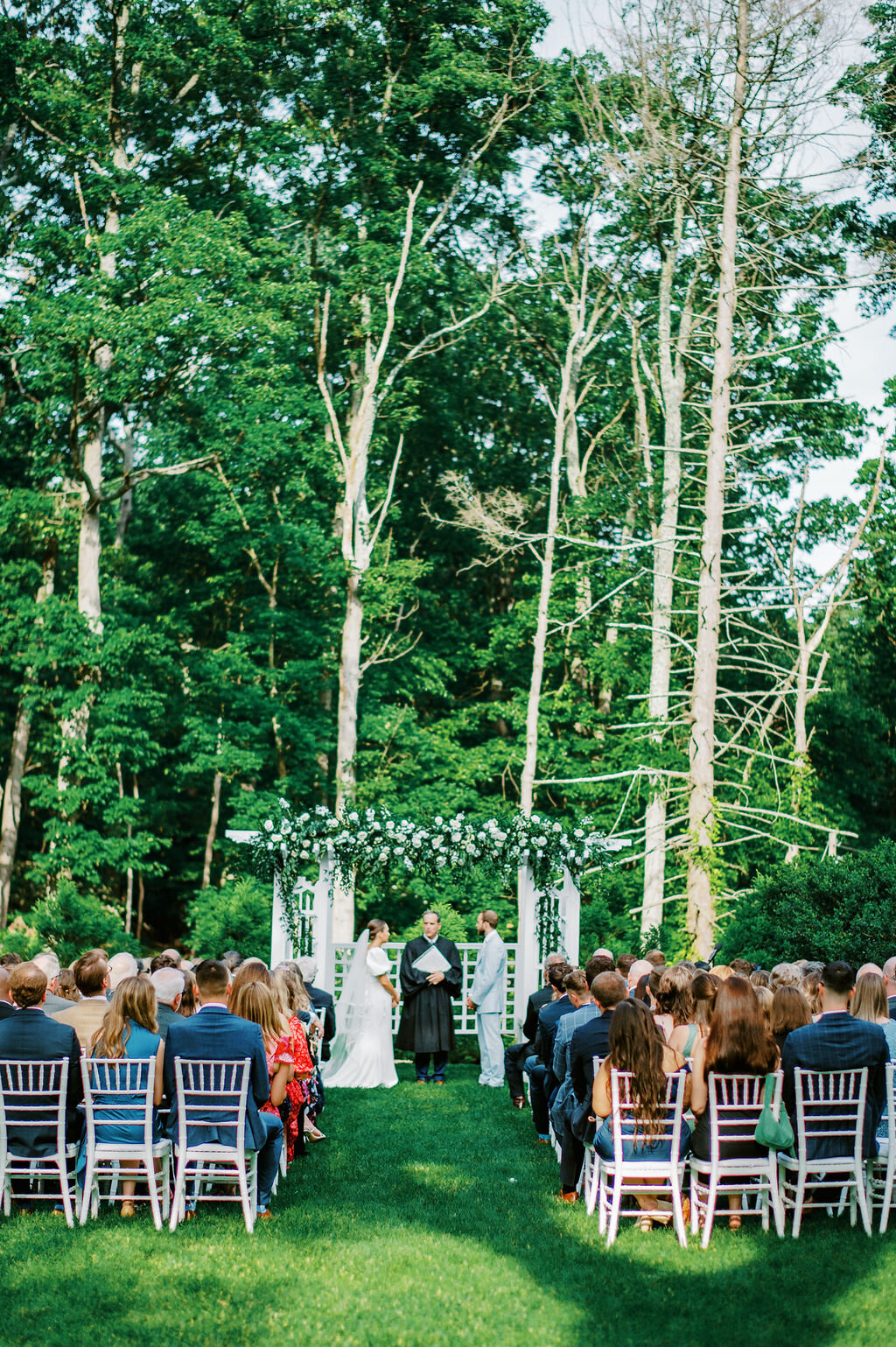brielle-davis-events-strong-mansion-summer-white-blue-wedding-170