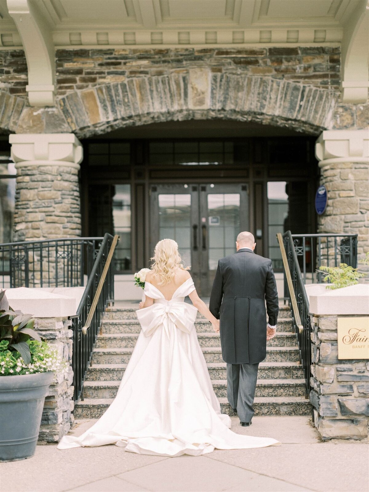 calgary_wedding_photographers_nicole_sarah_fairmont_banff_springs-509_websize