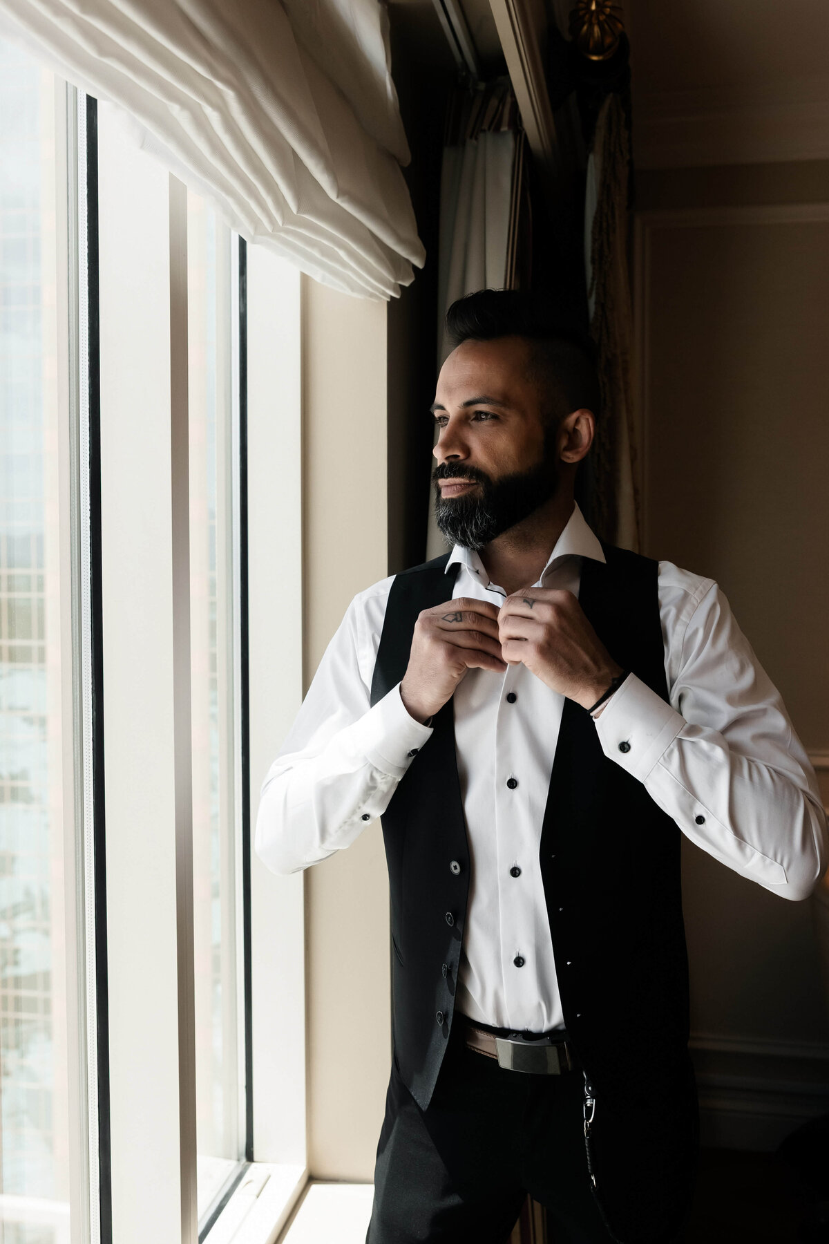 9_riskyexposure_sasha-andy_las-vegas-elopement-photography