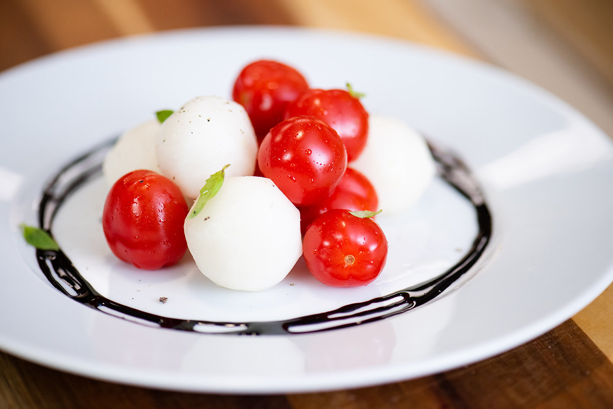 3.11.19.CapreseSalad-10-web