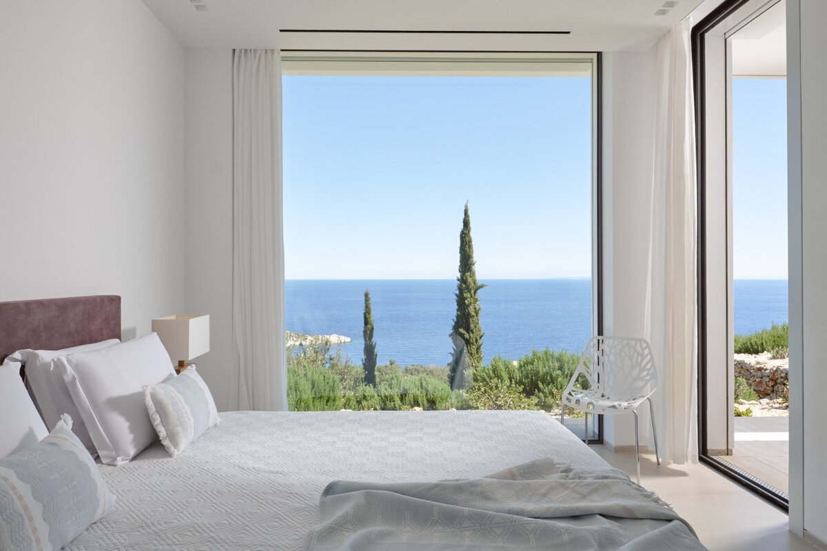 woman-Yoga-retreat-greece-35