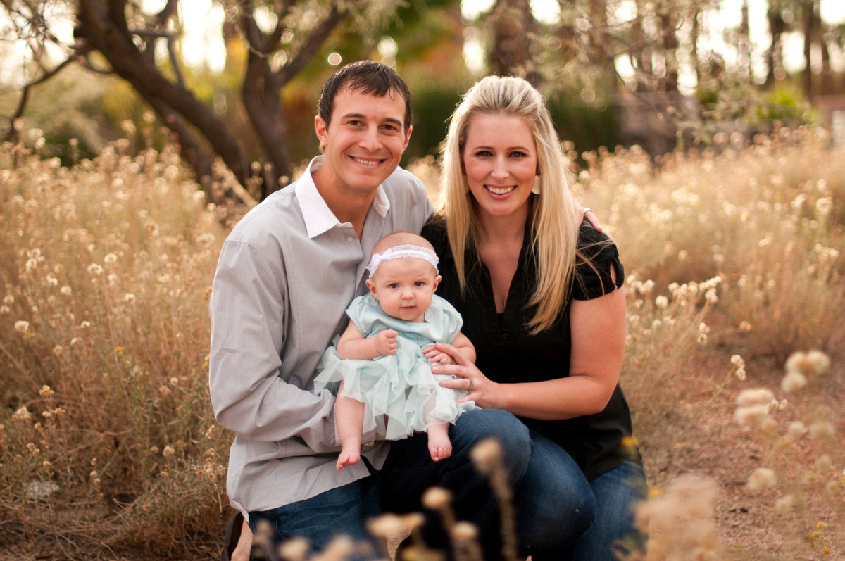 Family photographer in Orange County, Fullerton lifestyle family portrait photographer for the fun family, Family portrait photographer in Fullerton California for natural family portraits
