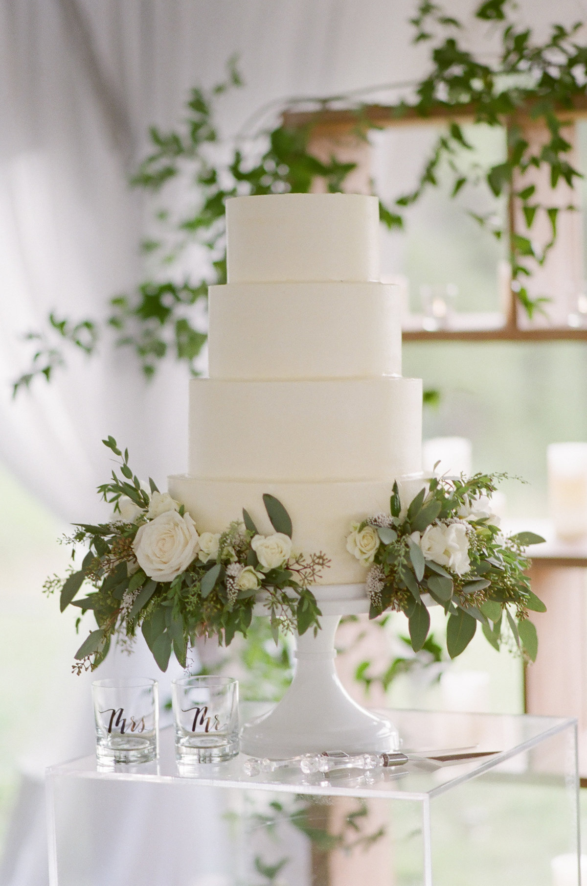 white wedding cake vail colorado