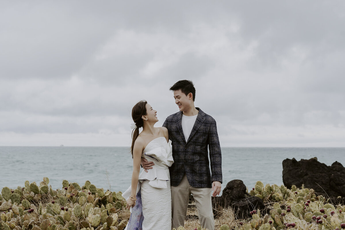 the couple pre-wedding shoot in cactus coastline jeju island